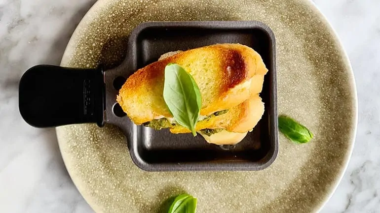 Mini tosti's met pesto recept