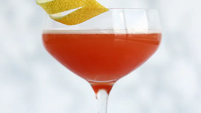 Cointreau met cranberry cocktail